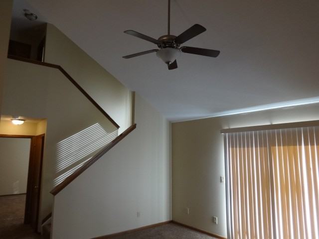 1080 Oxford Dr N - Photo 2 of 14