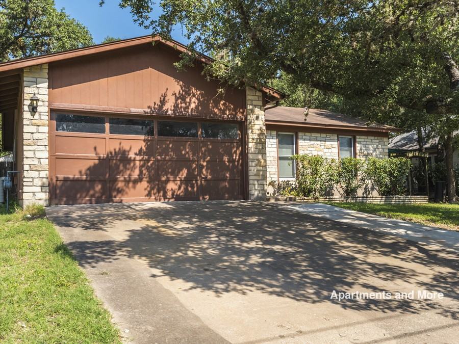 1920 Ramona Cir - Photo 3 of 22