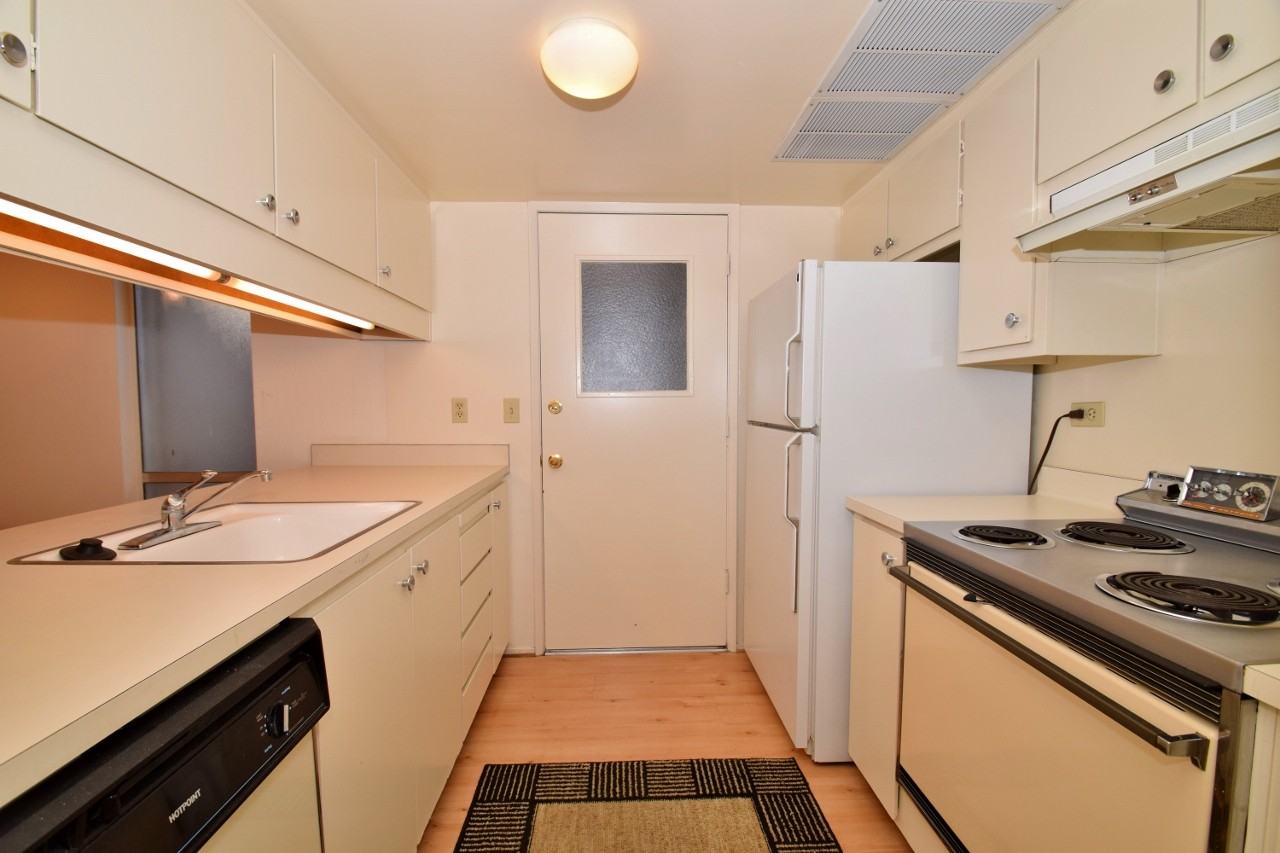 144 Roundtree Blvd - Photo 3 of 11
