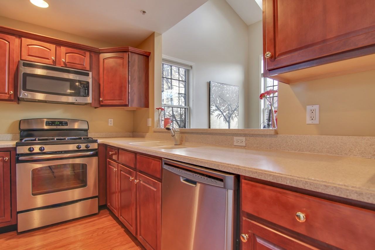 131 Abbie Ct - Photo 3 of 15