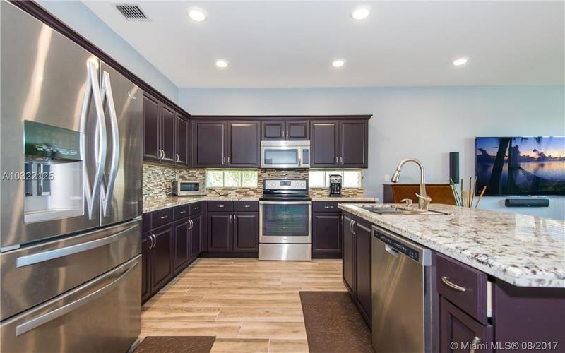 18231 SW 27th St - Photo 2 of 25