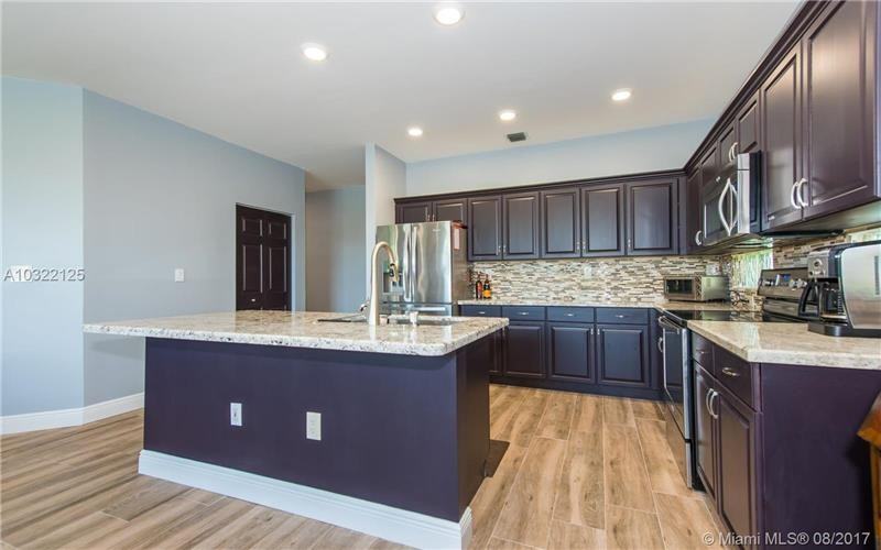 18231 SW 27th St - Photo 3 of 25