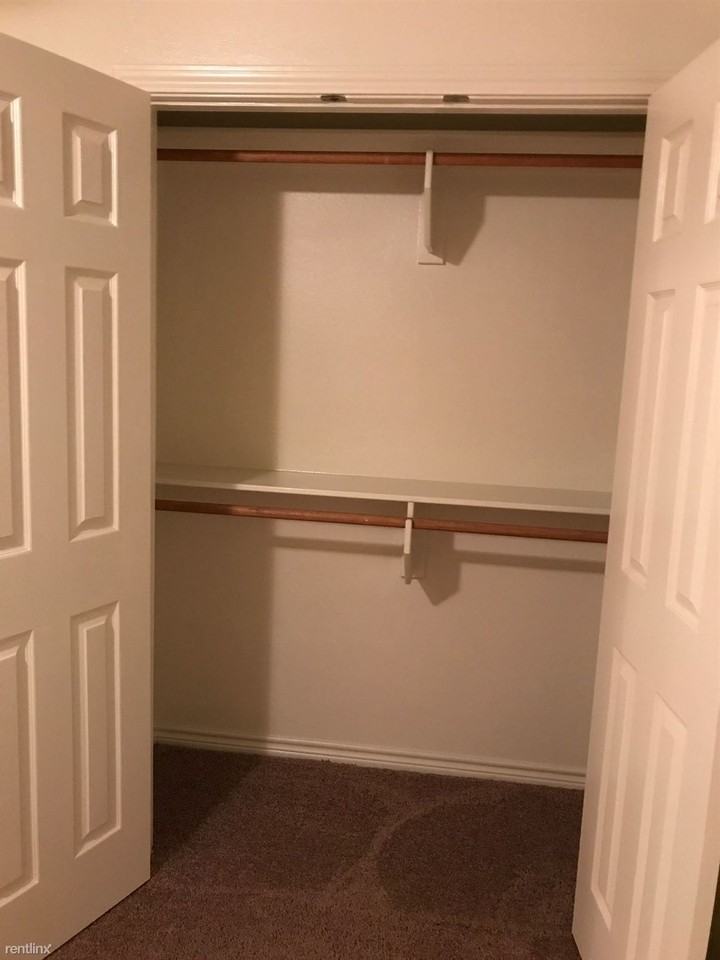 722 Sharp St - Photo 3 of 9