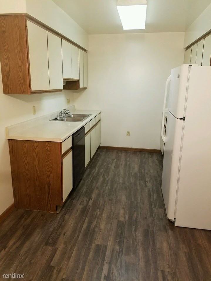 8484 Shields Dr - Photo 3 of 10