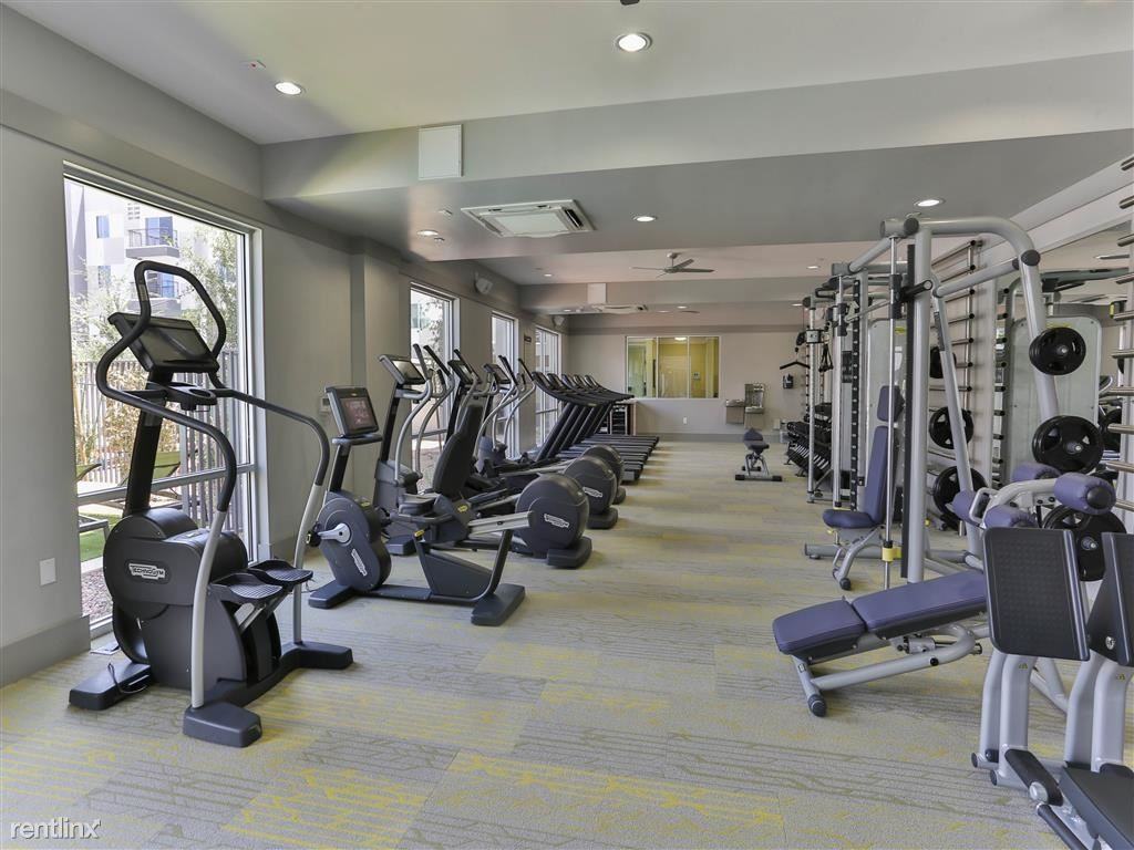 Brand new in the heart of the city - Photo 3 of 10