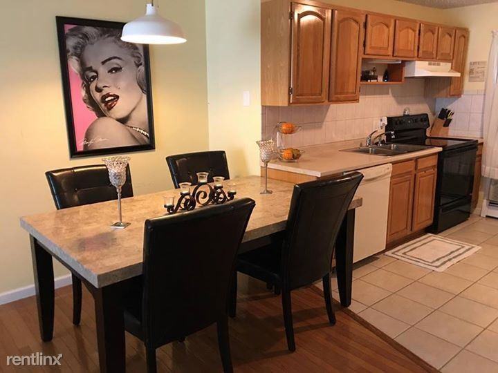 82 S Maple St #13 - Photo 3 of 16