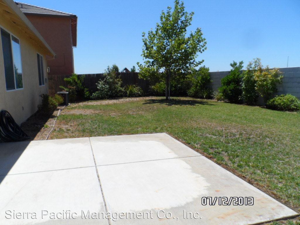 828 White Oak Dr - Photo 2 of 7