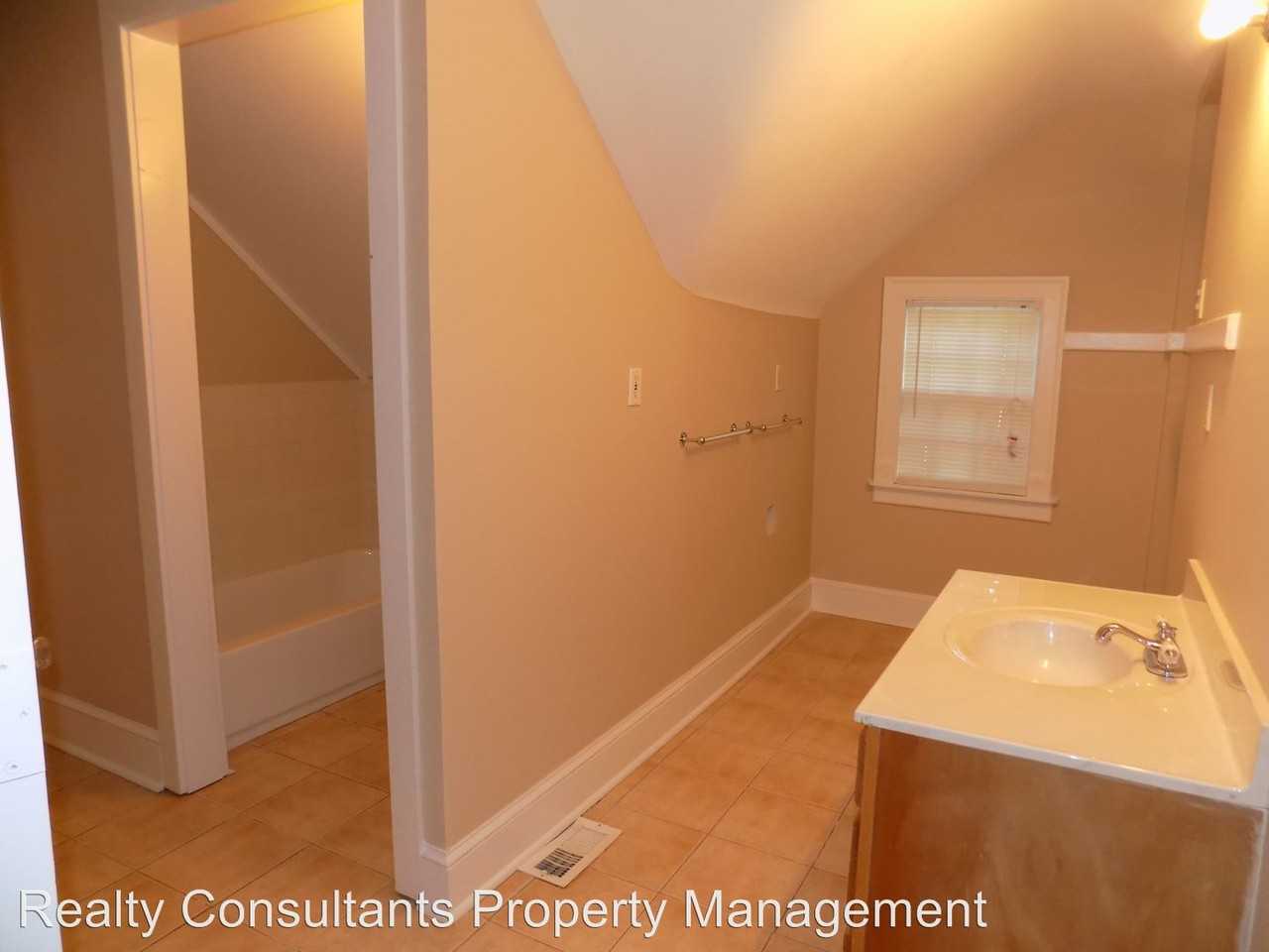 1910 S Main St - Photo 3 of 35