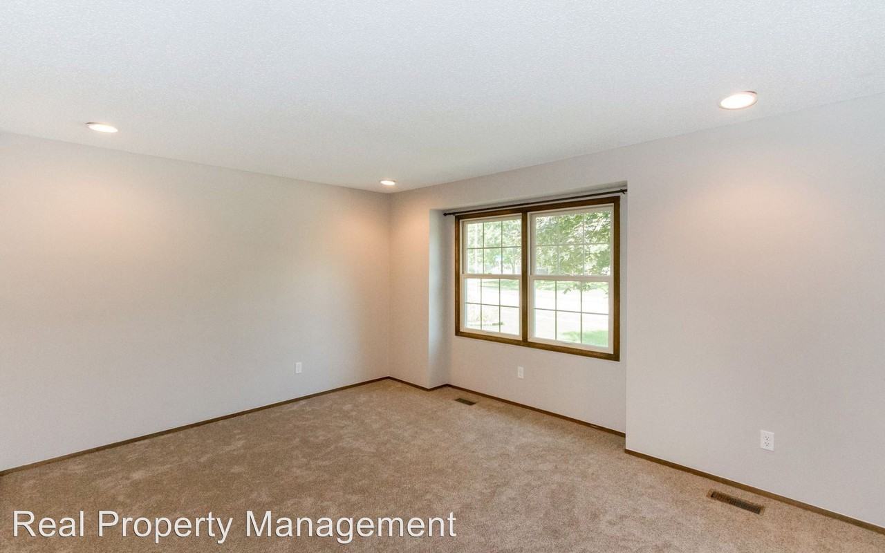 1220 Bel Aire Rd - Photo 2 of 15