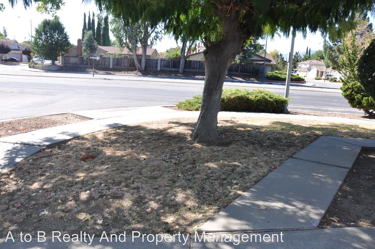 4545 Wessex Dr - Photo 2 of 11