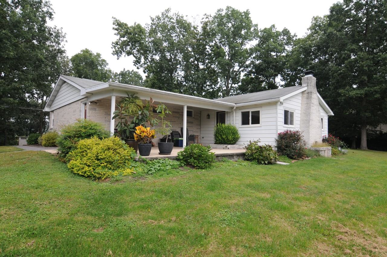 19 Pine Ridge Rd - Photo 2 of 18