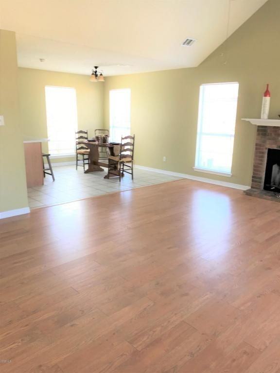 2105 Highland Dr - Photo 2 of 14