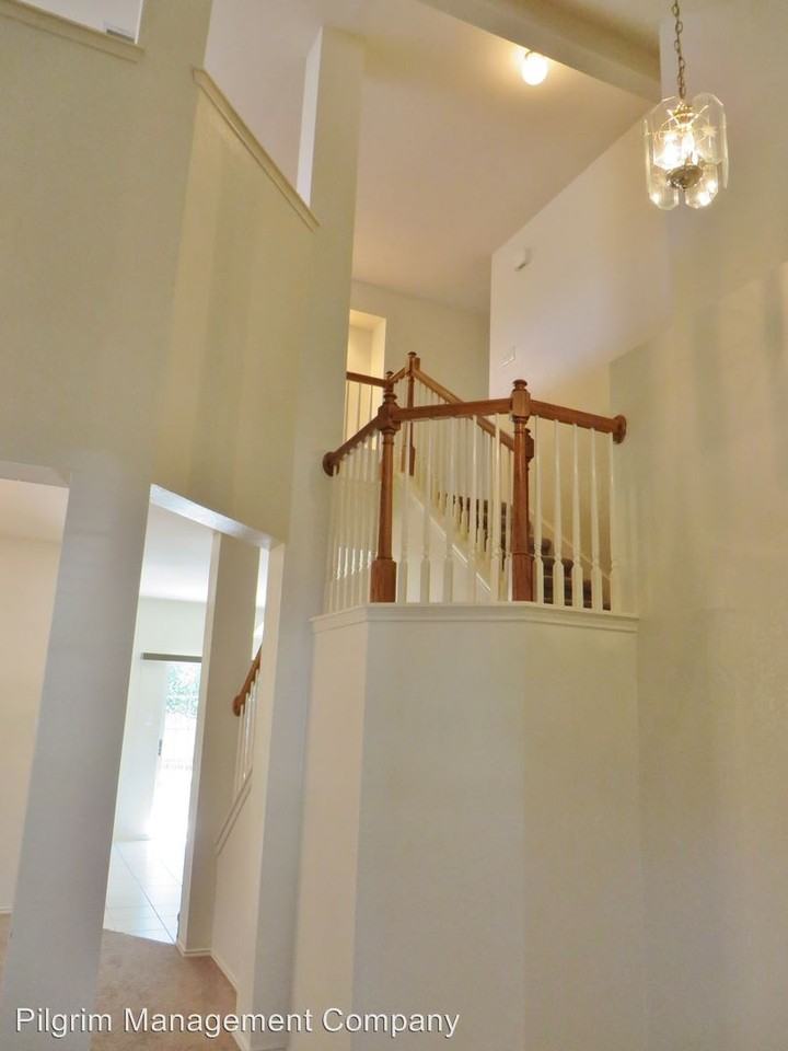 209 Bastian Ln - Photo 2 of 35