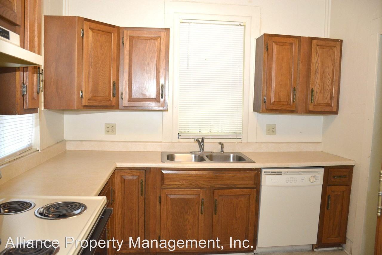 715 Colorado St - Photo 3 of 10