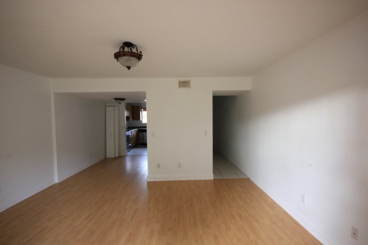 22710 Watersedge Blvd - Photo 2 of 14