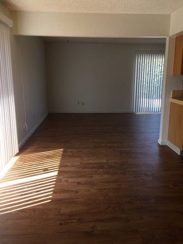 7 Stowe Ct - Photo 3 of 12