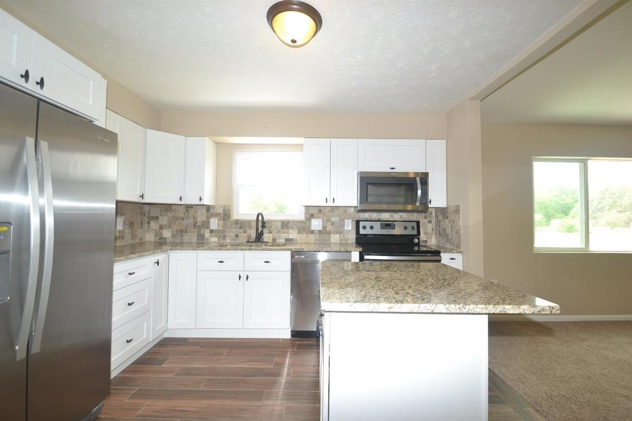 8795 Bluebird Dr - Photo 2 of 25