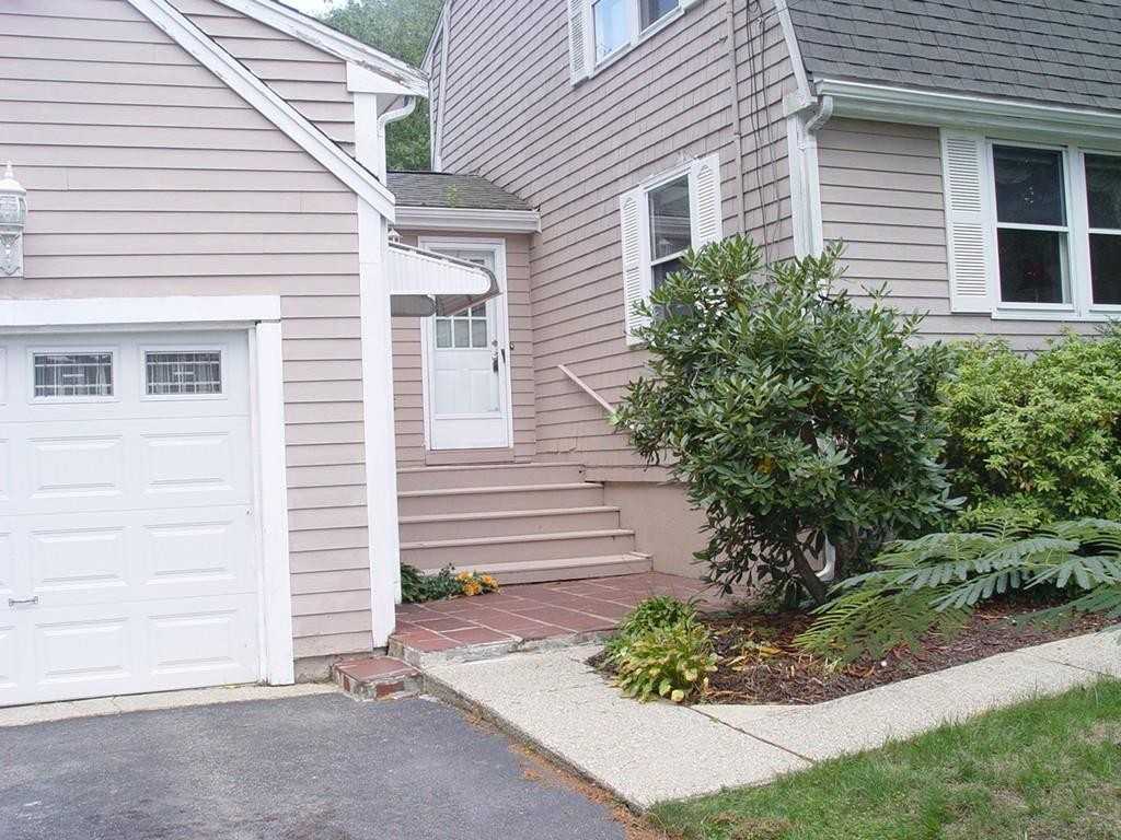 1525 Tremont St - Photo 3 of 12