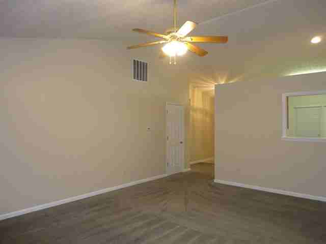 4 Berry Ct - Photo 2 of 14