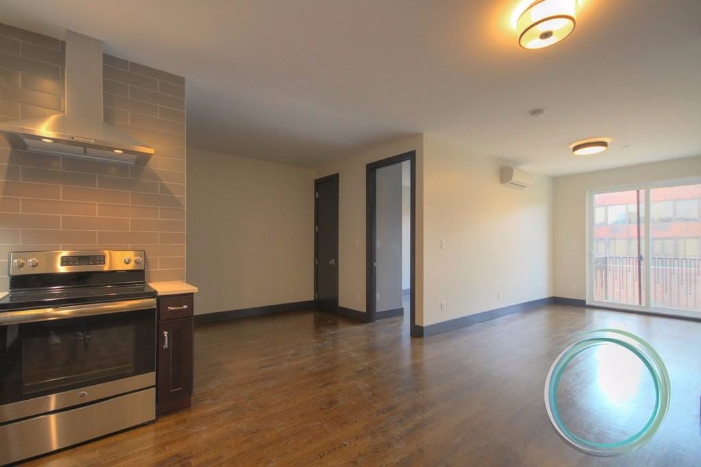 276 Nostrand Ave #1B