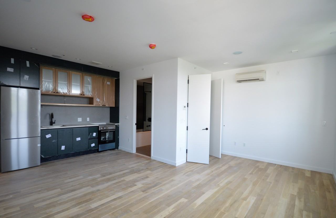 44 Kent St #201A