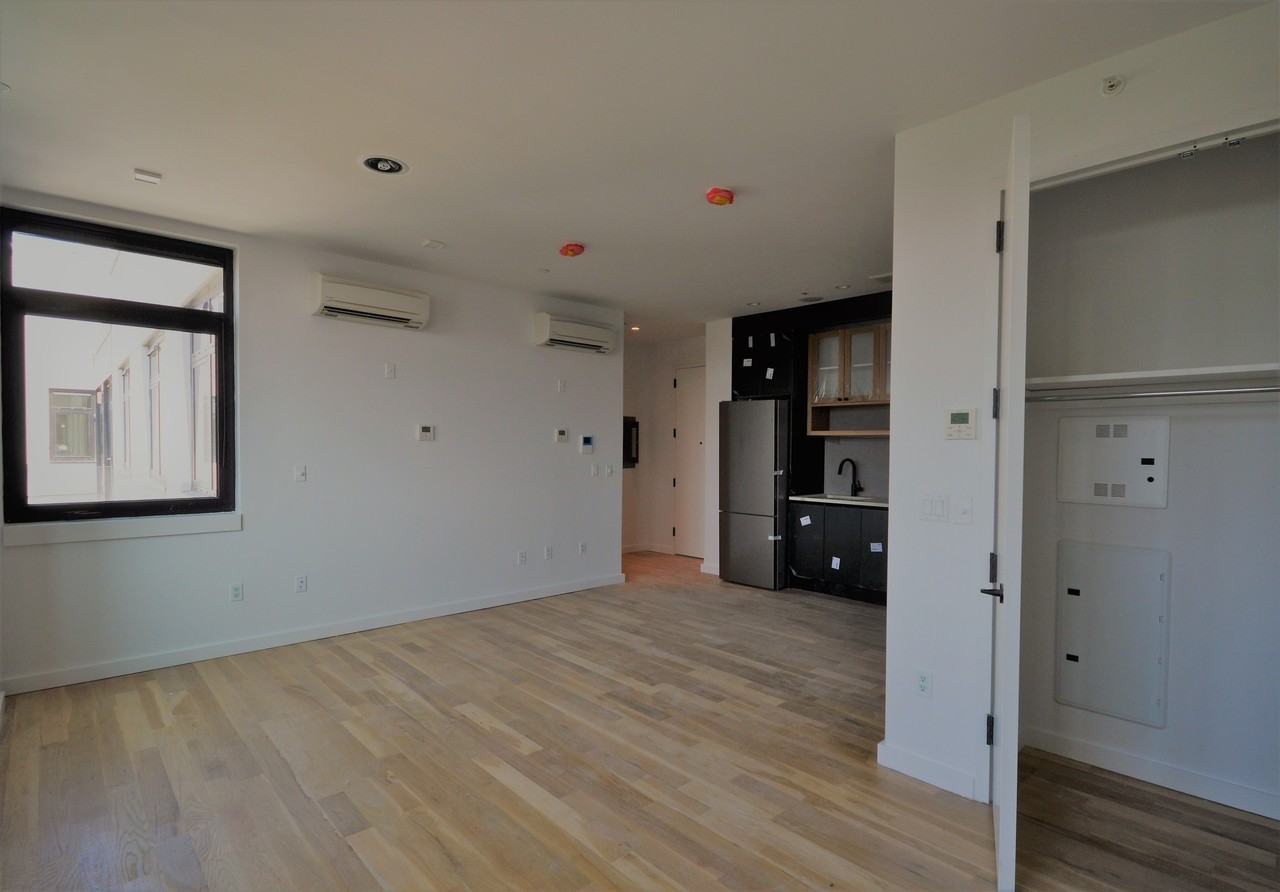 44 Kent St #204A