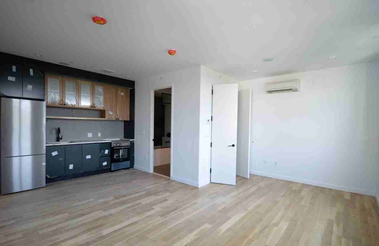 44 Kent St #205A