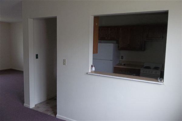 900 Apple Drive - Photo 3 of 7