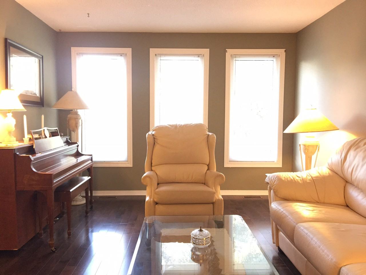 21 Earls Court - Photo 2 of 10