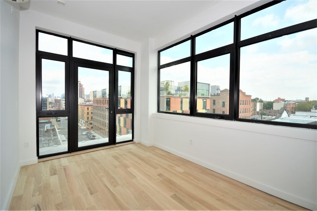 44 Kent St #505