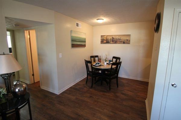 Augusta Road Apartments Pleasantburg and Mauldin Road, Greenville, SC