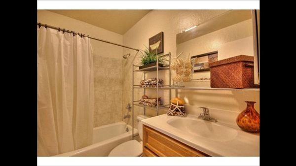 Del Monte Village Townhomes Apartments Llagas, Hill, CA 95037