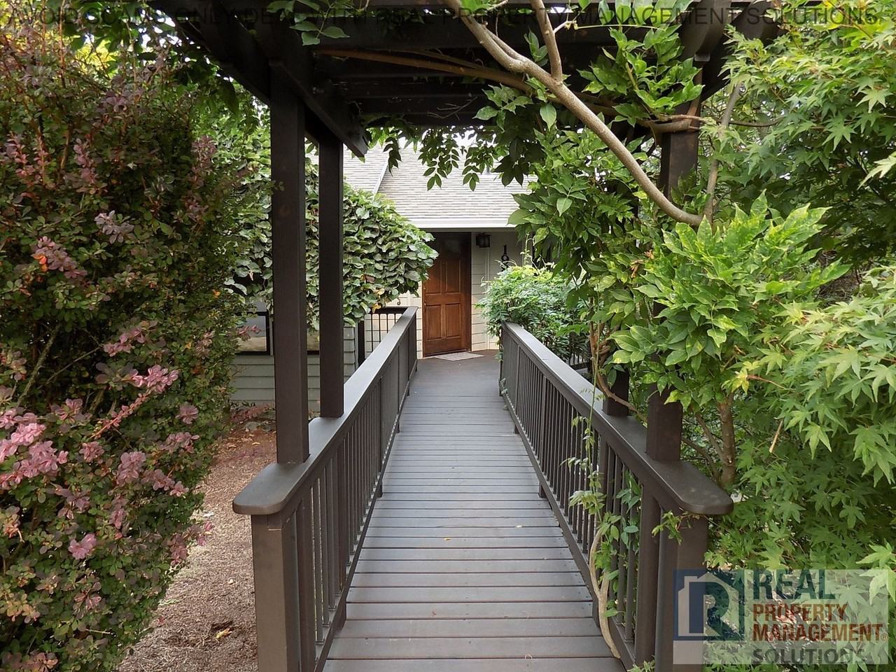 1980 SW Lake Pl - Photo 3 of 48