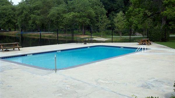 Lakeview Club Apartments - Photo 3 of 8