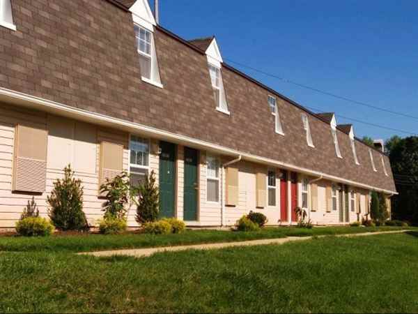 The Townhomes at River's Gate Apartments Dorton Avenue and Wampler