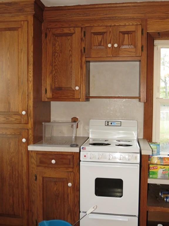 12 Lakeview Dr - Photo 3 of 15
