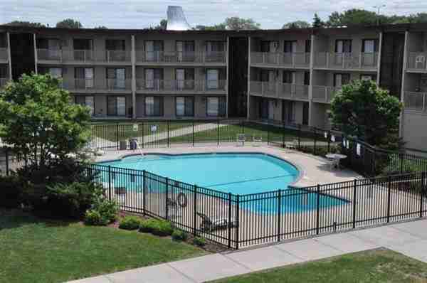 Courtyard Apartments - Photo 3 of 10