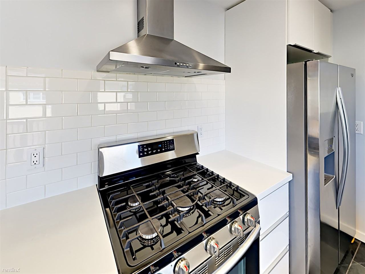 1025 Washington Ave - Photo 3 of 14