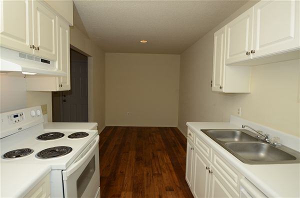 Brookwood Park Apartments - Photo 3 of 10