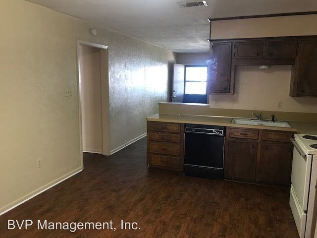 1823 Wilde Oak Cir - Photo 2 of 9