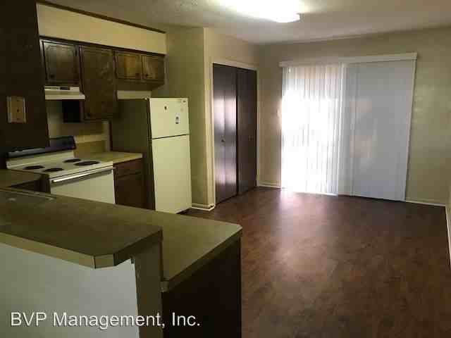 1823 Wilde Oak Cir - Photo 3 of 9