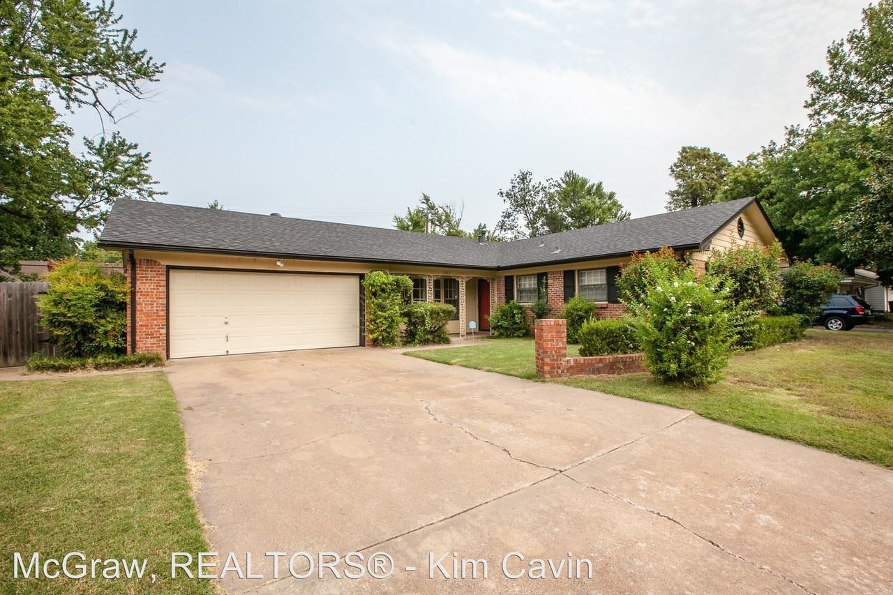 1767 E 60th St - Photo 2 of 27