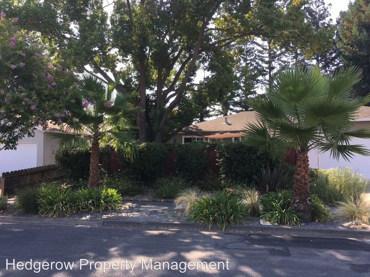 1879 Mulberry St - Photo 2 of 24