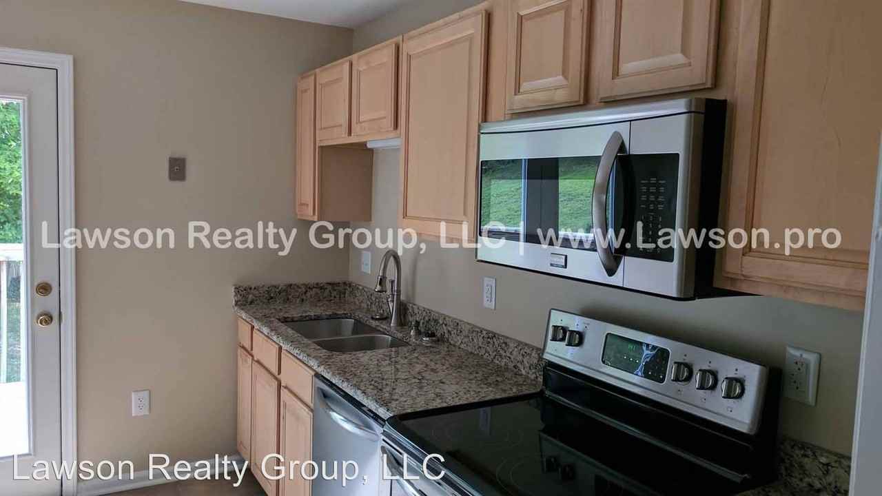 4160 Arlington Hills Dr - Photo 3 of 15