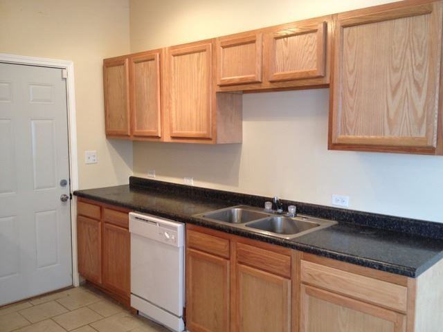 2416 Circle Dr - Photo 3 of 16