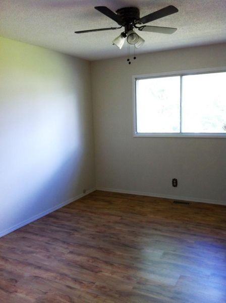 192 McDermid Dr - Photo 2 of 15