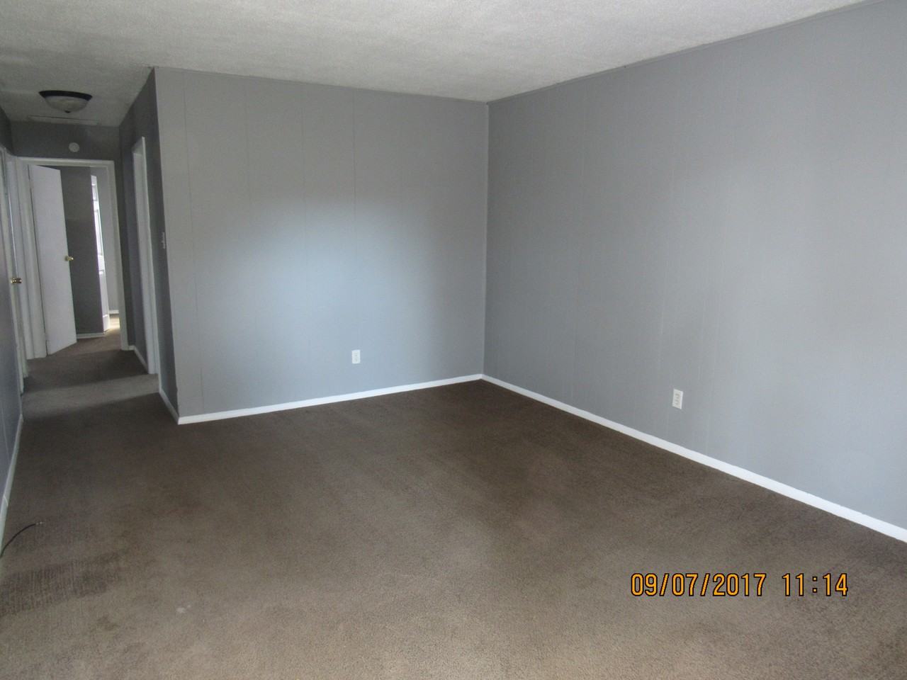 3141 S Fleming St - Photo 3 of 9