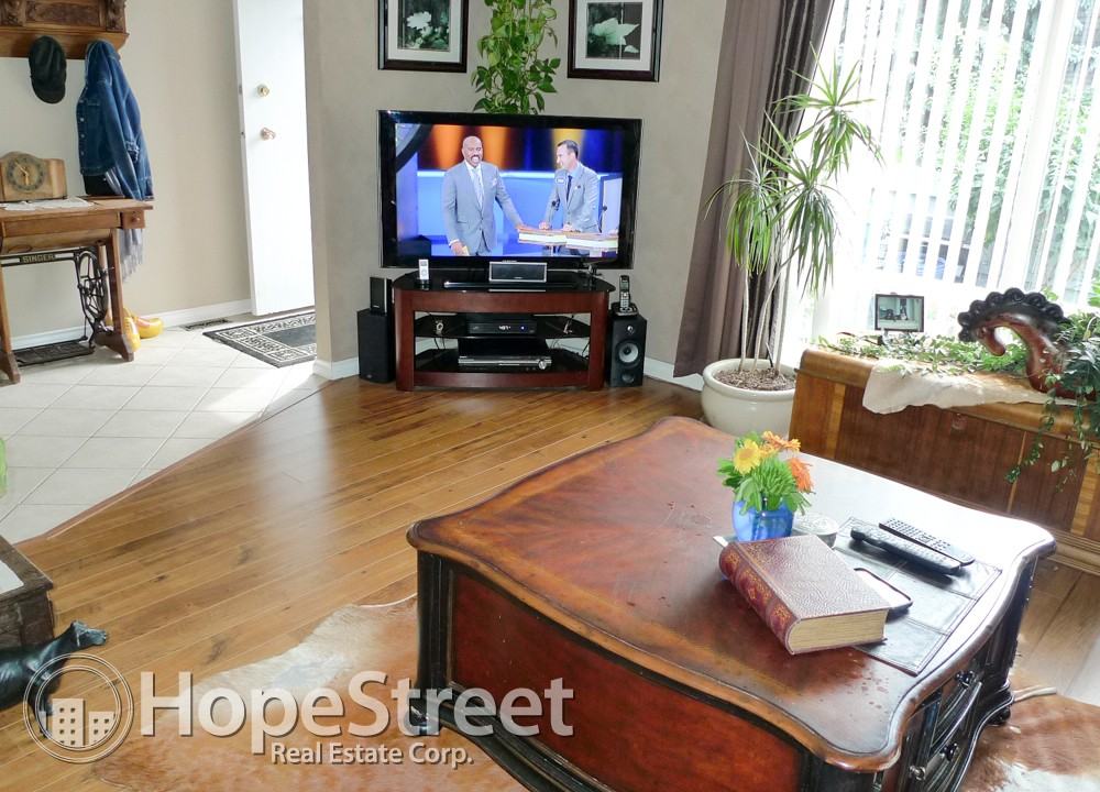 330 Canterbury Drive SW - Photo 3 of 16