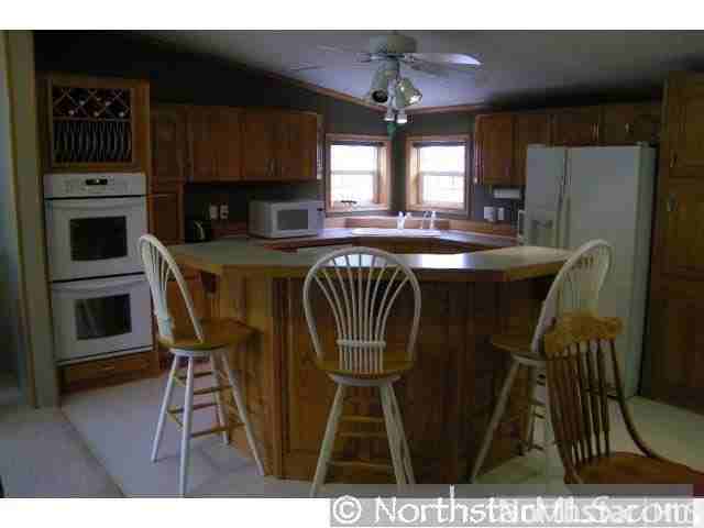 105 3rd Ave NW - Photo 3 of 18