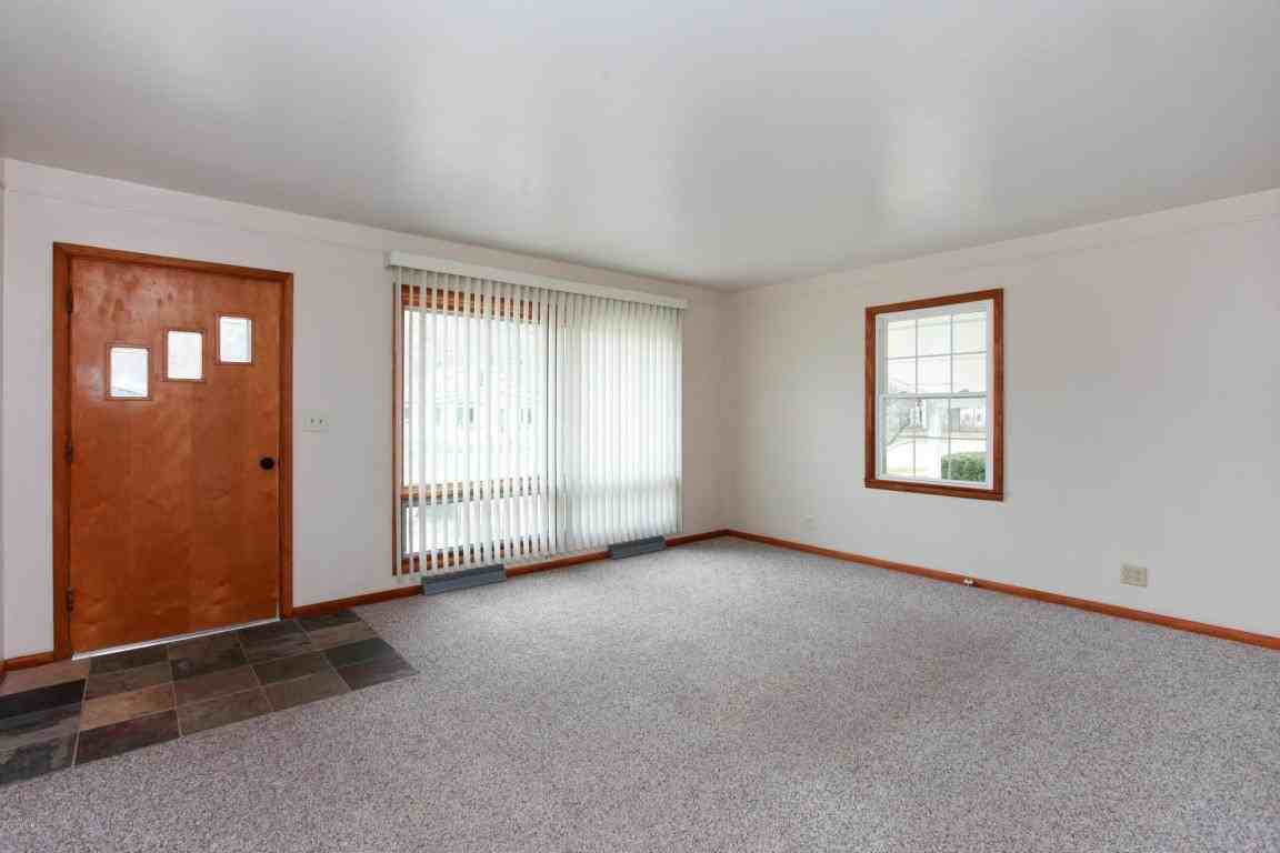 1114 W Detroit St - Photo 2 of 24